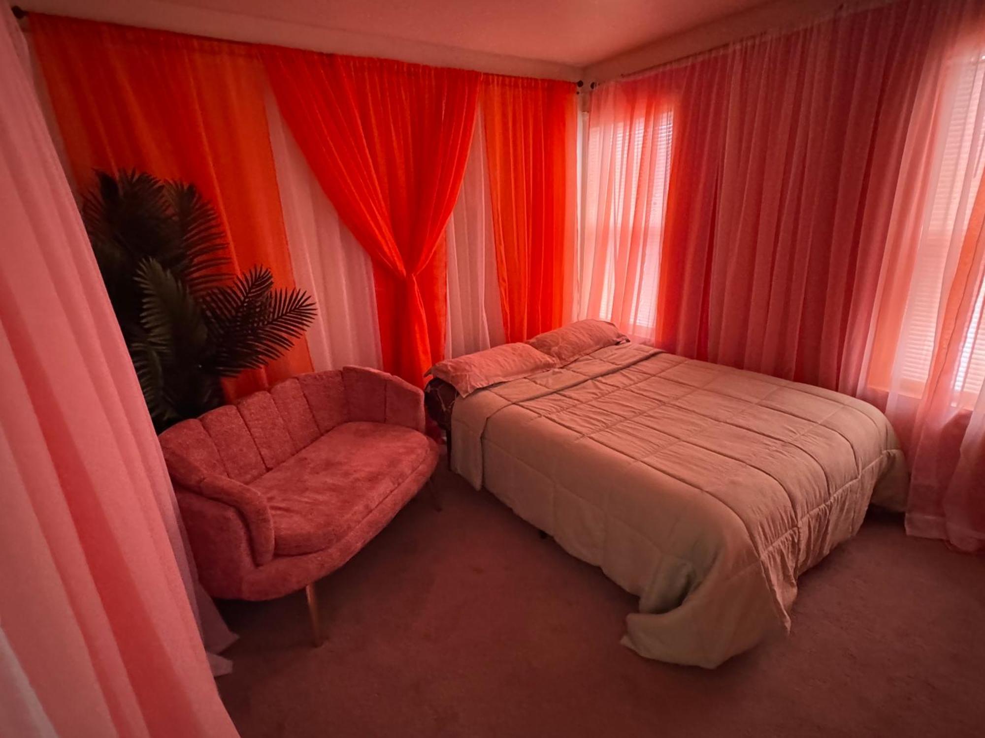 Kennedy House On Melrose Ave *